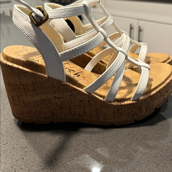 Sandals - Picture 3 of 5